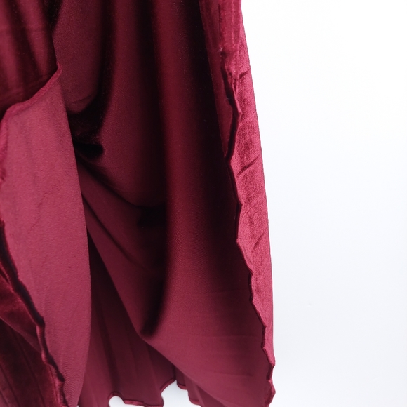 Hush Burgundy Velvet Pleated Maxi Skirt Size 12 - Picture 4 of 11